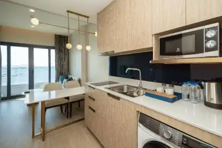 S Sriracha & Residence - 120