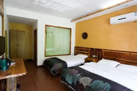 Longquan Inn - 82
