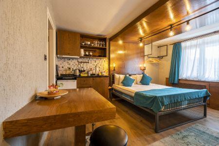 Cube Suites - 168