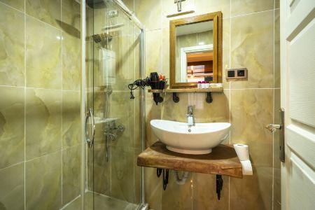Cube Suites - 175
