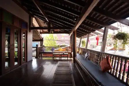 Night Bazaar Inn - 4
