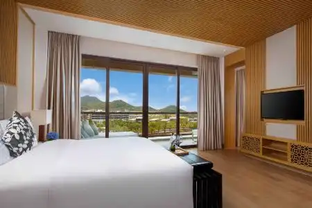 Sanya Yazhou Bay Resort, Curio Collection by Hilton - 13