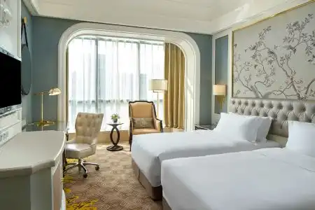 Crowne Plaza - 3