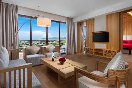Sanya Yazhou Bay Resort, Curio Collection by Hilton - 10