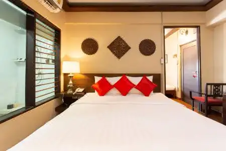 Night Bazaar Inn - 34