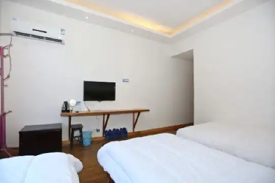 Longquan Inn - 87