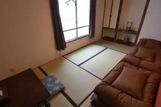 J-Hoppers Hiroshima Guesthouse - 29
