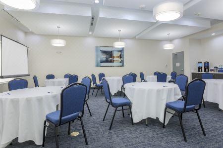 Holiday Inn Express & Suites Houston - Hobby Airport Area, An Ihg - 8