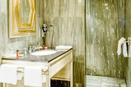 Hôtel Chateaubriand - 52