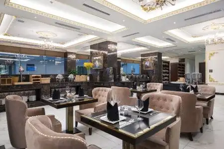 Monarque Danang - 4