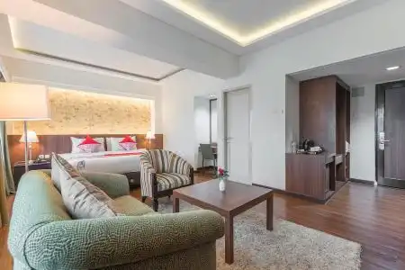 Urbanview Jusenny Sleepzzz Senayan