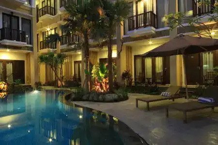 Suris Boutique - 0