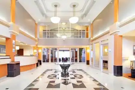 Holiday Inn Express South, An Ihg - 6
