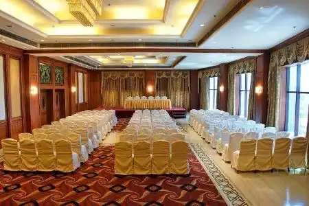 Clarion Bella Casa at Airport - 5