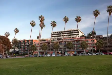 La Jolla Cove Suites - 8