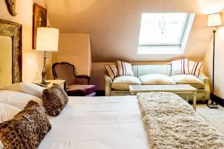 Hôtel Chateaubriand - 57