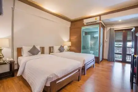 Night Bazaar Inn - 1