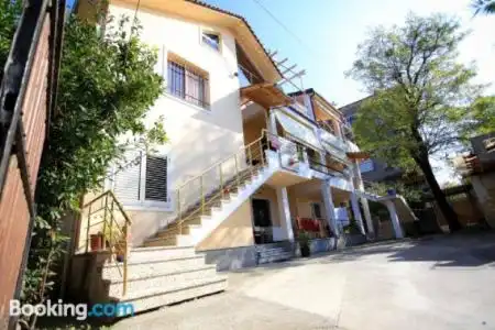The Wanderers Hostel - 2
