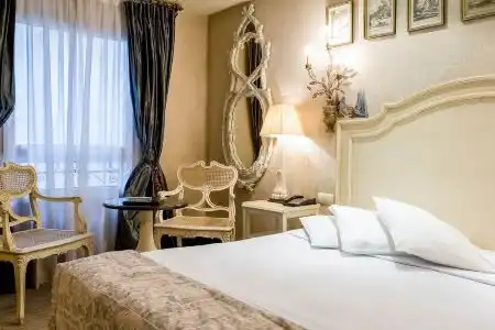 Hôtel Chateaubriand - 76