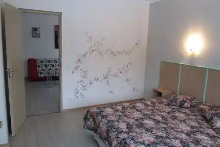 Artis - 6