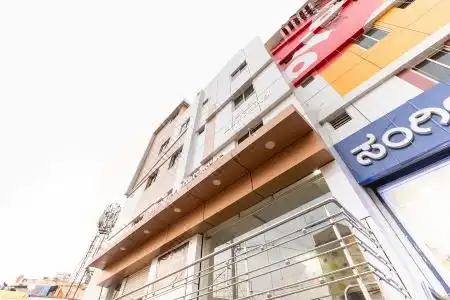 OYO 64171 New Golden Key - 2