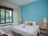Deluxe Suite with Pool Access and Jacuzzi Non smoking