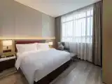 Business Queen Room