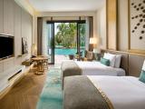 Luxury Lagoon Pool Twin Beds Room
