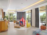 Family Garden-View Suite with Large Corner Balcony - Mengqu Theme