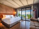 Ocean Deluxe King Bed Room