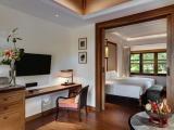 Deluxe Beachfront Villa