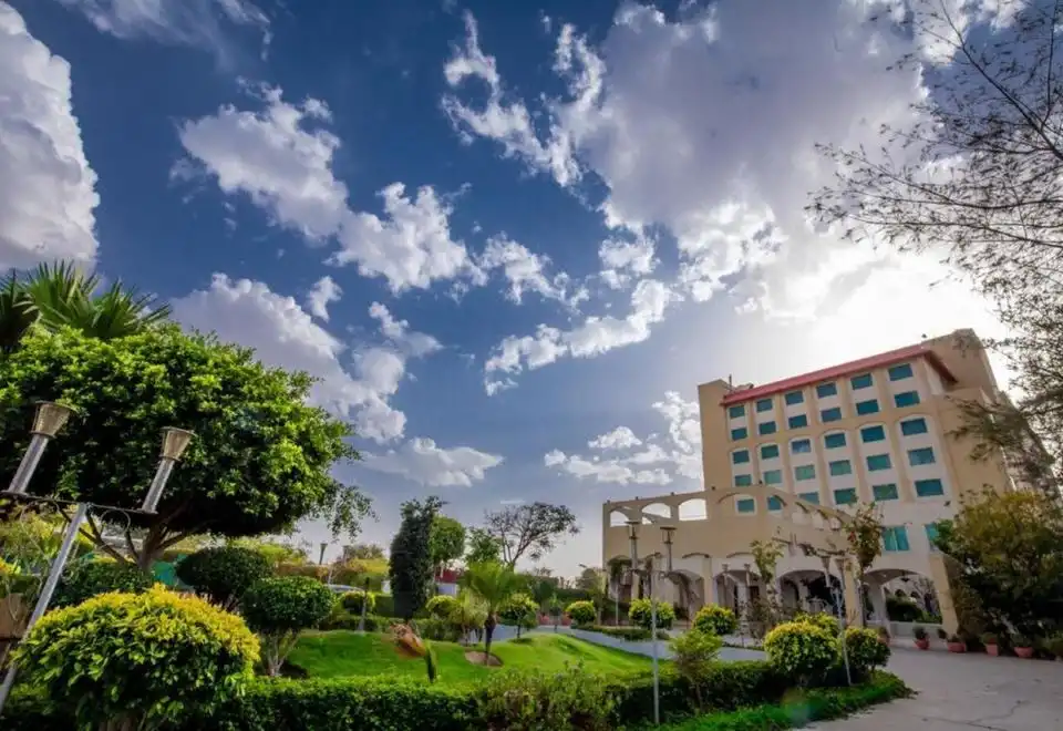  Deluxe King Room (Non Smoking)