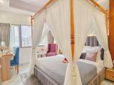 Luxurious Bathtub Room With Canopy Bed