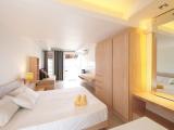 Studio Suite, 1 King Bed, Sea View, Beachfront