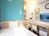 Basic Room, Smoking