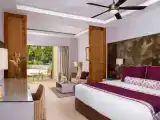 Deluxe Pool Terrace King bed