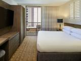 Two Bedroom Waikiki City View Mobility/Hearing Accessible Suite 2 King Beds And Roll-in Shower