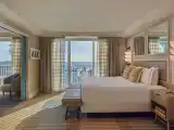 Mobility/Hearing Accessible Palmetto King Suite, Tub