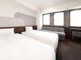Deluxe Twin With Sofa Bed