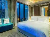 Honeymoon Suite