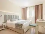 One-Bedroom Apartment With Balcony