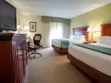 2 Queen Beds Room