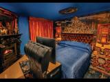 Deluxe Corner King Room