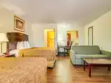 Suite, Multiple Beds, Accessible, Non Smoking