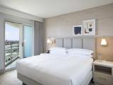 Hearing Accessible King Suite with Balcony