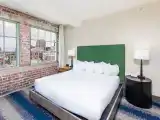 King Suite With Bathtub And Sofa Bed