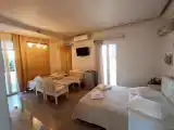 Suite With Hot Tub