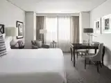 Deluxe Corner King Room