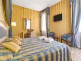 Suite with Canal View