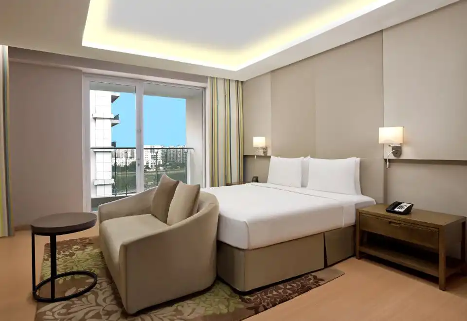 King Bed Studio with Balcony